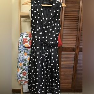 Women’s size 16 Jessica Howard sleeveless dress lined zipper on left side